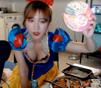 Full leaked Yummy private onlyfans photo