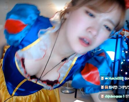 Full leaked Yummy private onlyfans photo