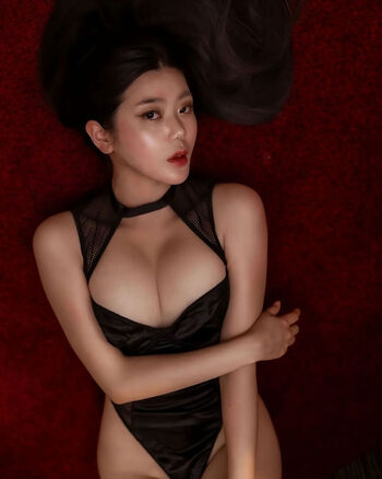 Full leaked Yuniyuning page private onlyfans photo