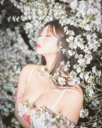 Full leaked Yuniyuning page private onlyfans photo