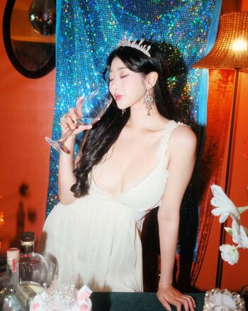 Full leaked Yuniyuning page private onlyfans photo