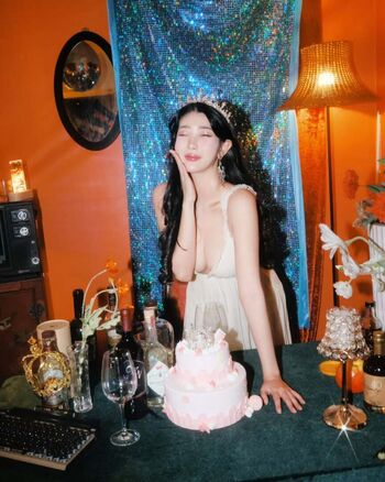 Full leaked Yuniyuning page private onlyfans photo