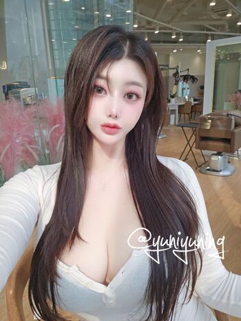 Full leaked Yuniyuning page private onlyfans photo