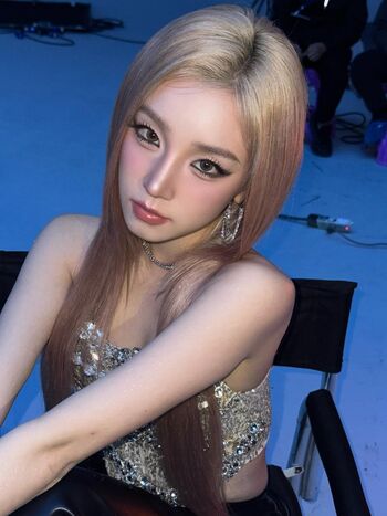 Full leaked Yuqi page private onlyfans photo