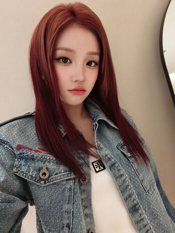 Full leaked Yuqi page private onlyfans photo