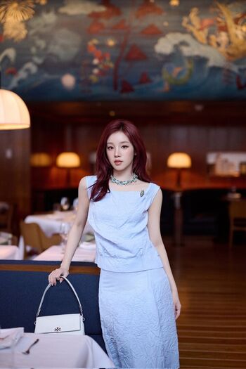 Full leaked Yuqi page private onlyfans photo