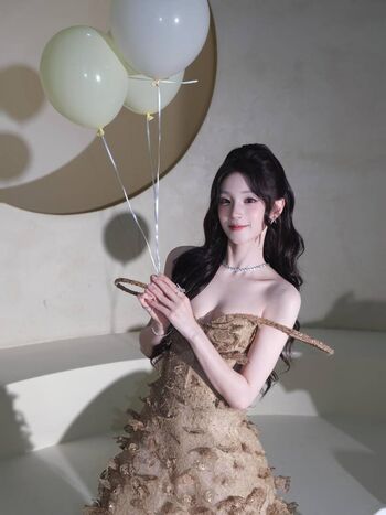 Full leaked Yuqi page private onlyfans photo