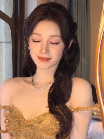 Full leaked Yuqi page private onlyfans photo
