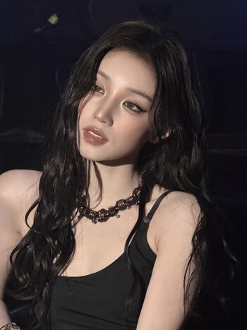 Full leaked Yuqi page private onlyfans photo