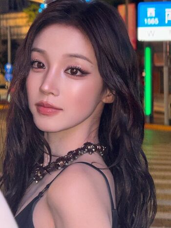 Full leaked Yuqi page private onlyfans photo