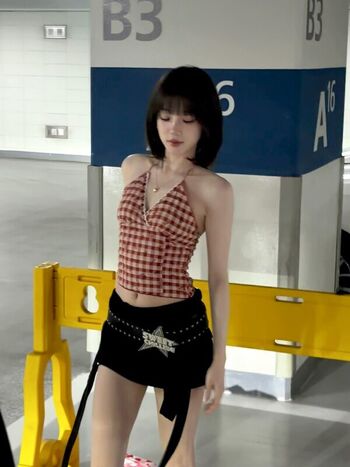 Full leaked Yuqi page private onlyfans photo