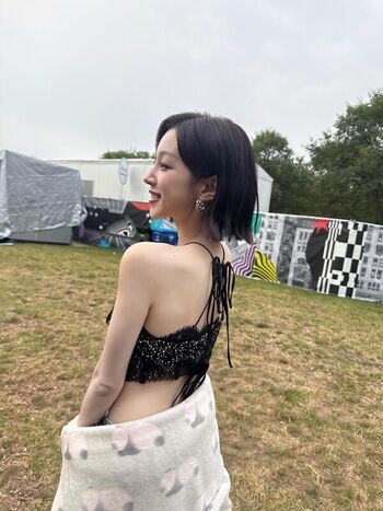 Full leaked Yuqi page private onlyfans photo