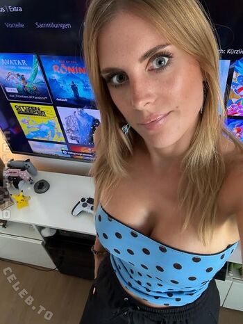 Full leaked Yve gaming page private onlyfans photo
