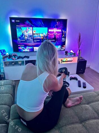 Full leaked Yve gaming page private onlyfans photo
