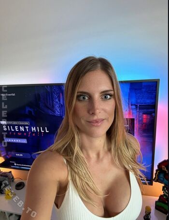 Full leaked Yve gaming private onlyfans photo