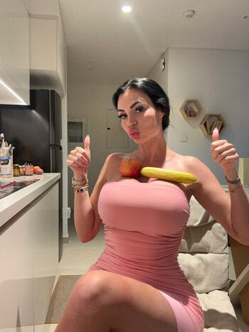 Full leaked Yvonne bar private onlyfans photo