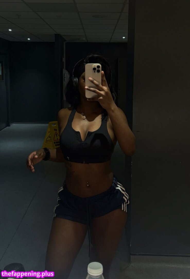 Yyaizabennett Naken OnlyFans Foto #5