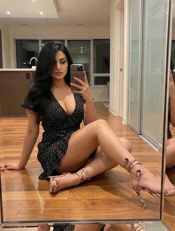Full leaked Zara farooq private onlyfans photo