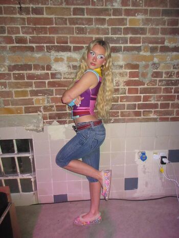 Full leaked Zara larsson page private onlyfans photo