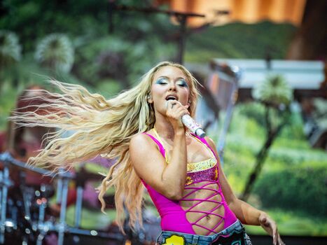 Full leaked Zara larsson page private onlyfans photo