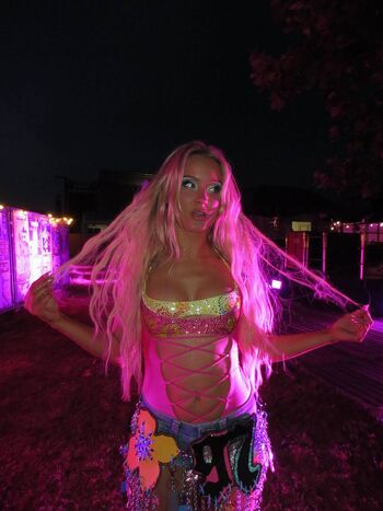 Full leaked Zara larsson page private onlyfans photo