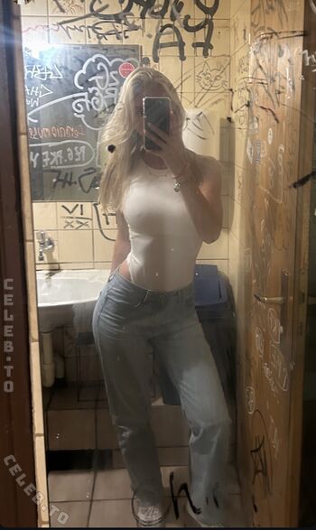 Full leaked Zarah ellen private onlyfans photo