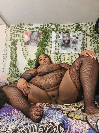 Full leaked Zariah june private onlyfans photo