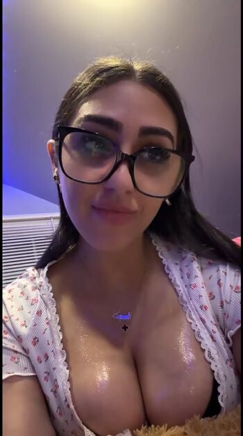 Full leaked Zeinab mansour private onlyfans photo