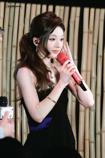 Zhao Lusi 赵露思