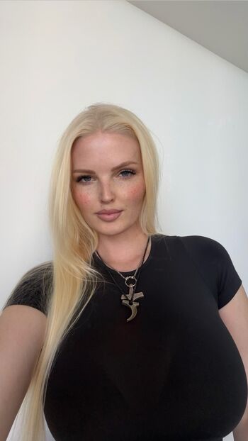 Full leaked Ziennaeve private onlyfans photo