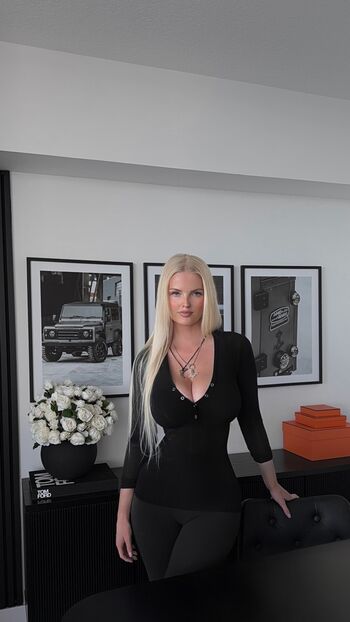 Full leaked Ziennaeve private onlyfans photo