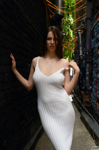 Full leaked Zishy private onlyfans photo