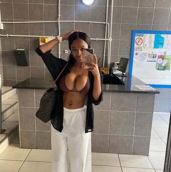 Full leaked Zizipho majokweni private onlyfans photo