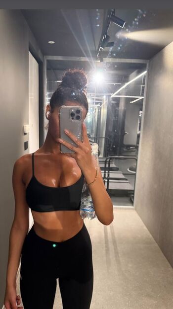 Full leaked Znefer page private onlyfans photo