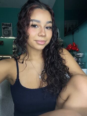 Zoe Hernan