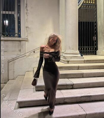 Full leaked Zoe kaeppele private onlyfans photo