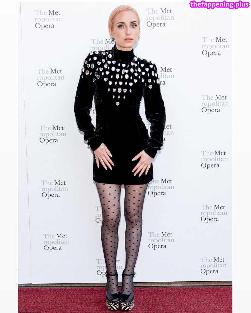 Zoe Lister Jones / https: / zoelisterjones नग्न OnlyFans फोटो #24