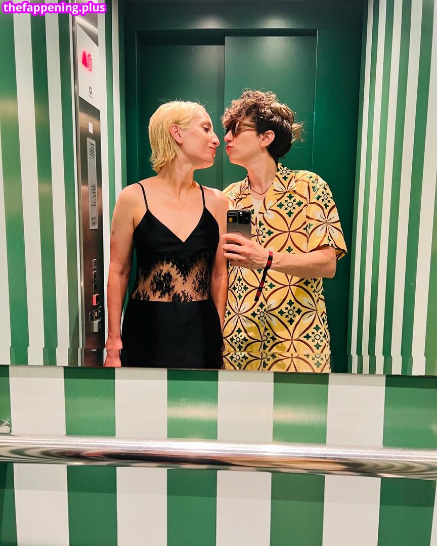 Zoe Lister Jones / https: / zoelisterjones Photo OnlyFans Nu #44