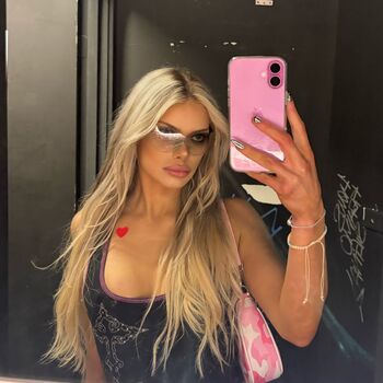 Full leaked Zoemcsweeney private onlyfans photo