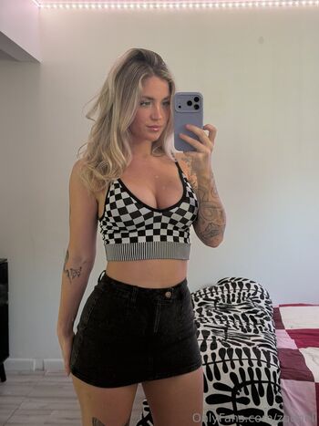 Full leaked Zoeneli  page private onlyfans photo