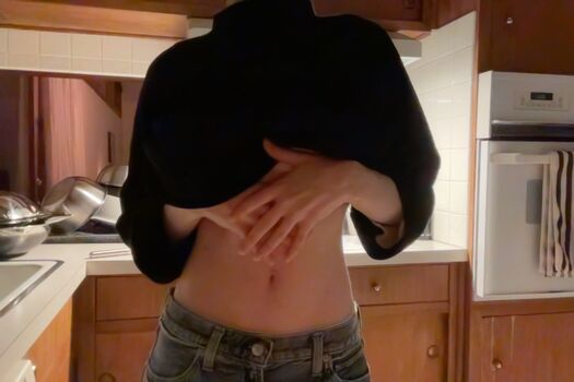 Full leaked Zoeplzshutup private onlyfans photo