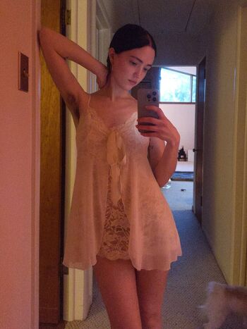 Full leaked Zoeplzshutup private onlyfans photo