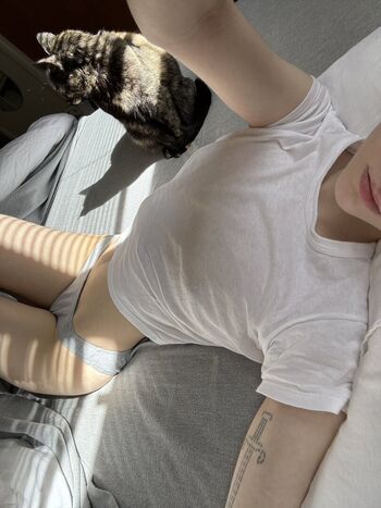 Full leaked Zoeplzshutup private onlyfans photo