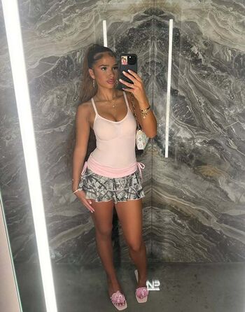 Full leaked Zoesalg private onlyfans photo