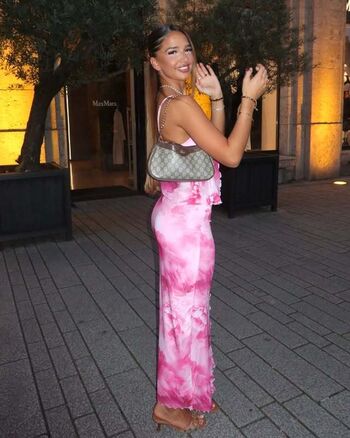 Full leaked Zoesalg private onlyfans photo