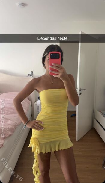 Full leaked Zoesalg private onlyfans photo
