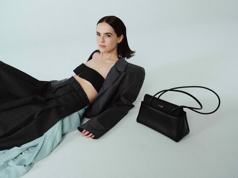 Full leaked Zoey deutch page private onlyfans photo