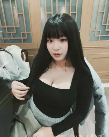 Full leaked Zoeytaiiizoey private onlyfans photo