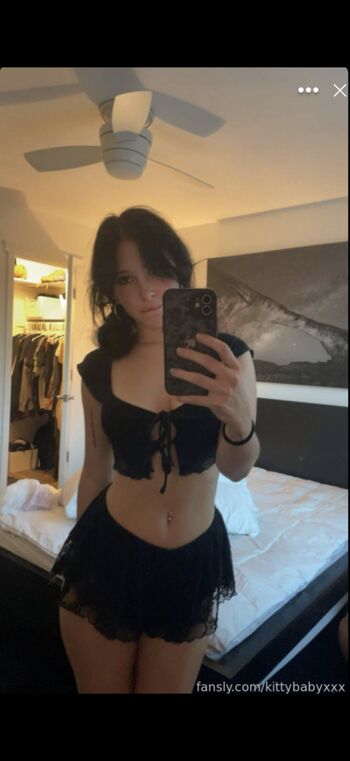 Full leaked Zombiekittyyyy private onlyfans photo