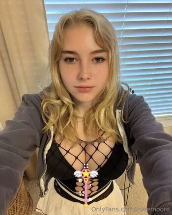 Full leaked Zooemoore  page private onlyfans photo